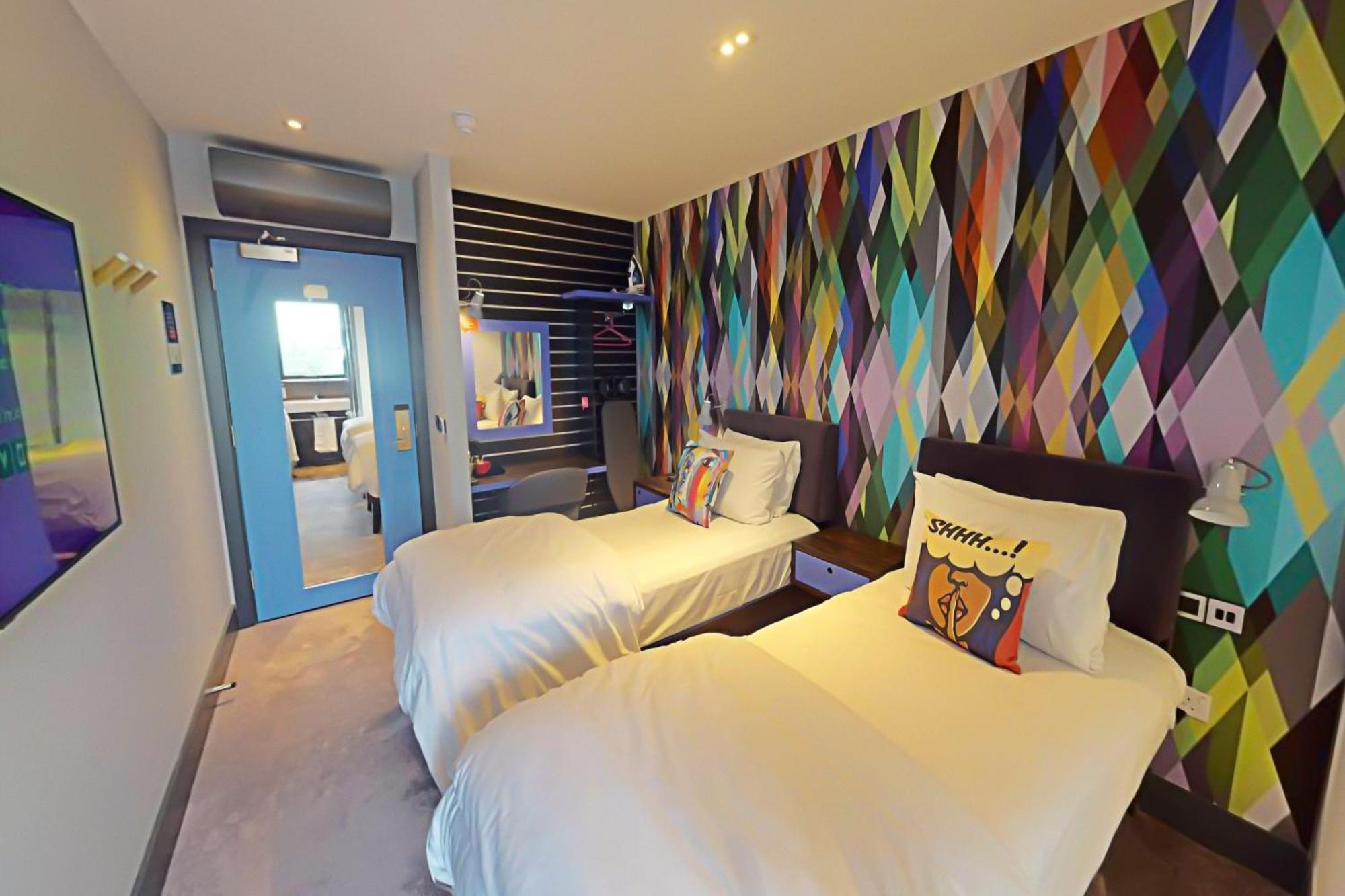 Village Hotel Basingstoke Eksteriør billede